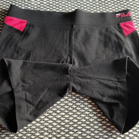 Fila bicycle shorts - Picture 2 of 4